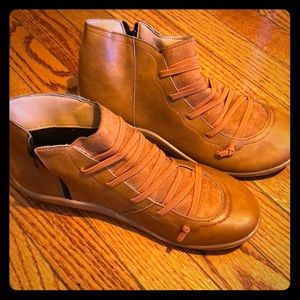 Camel Booties
